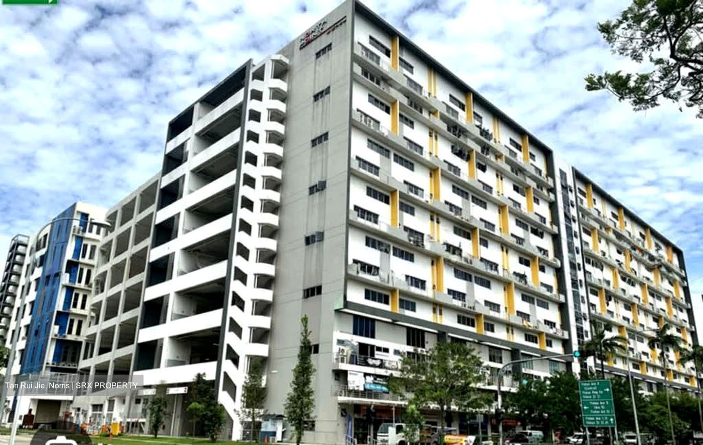 North Point Bizhub (D27), Factory #547928051